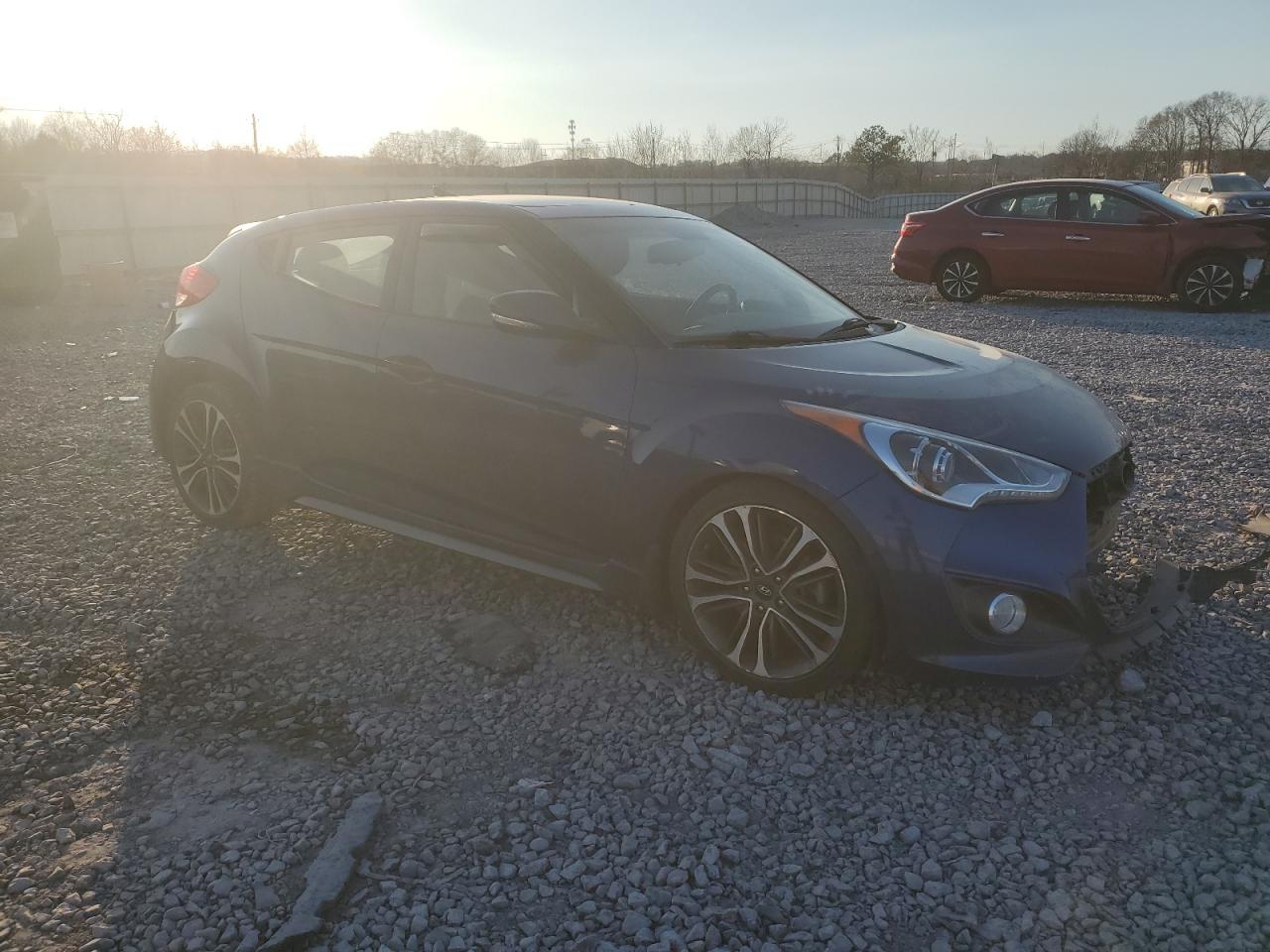 2016 Hyundai Veloster - Image 4