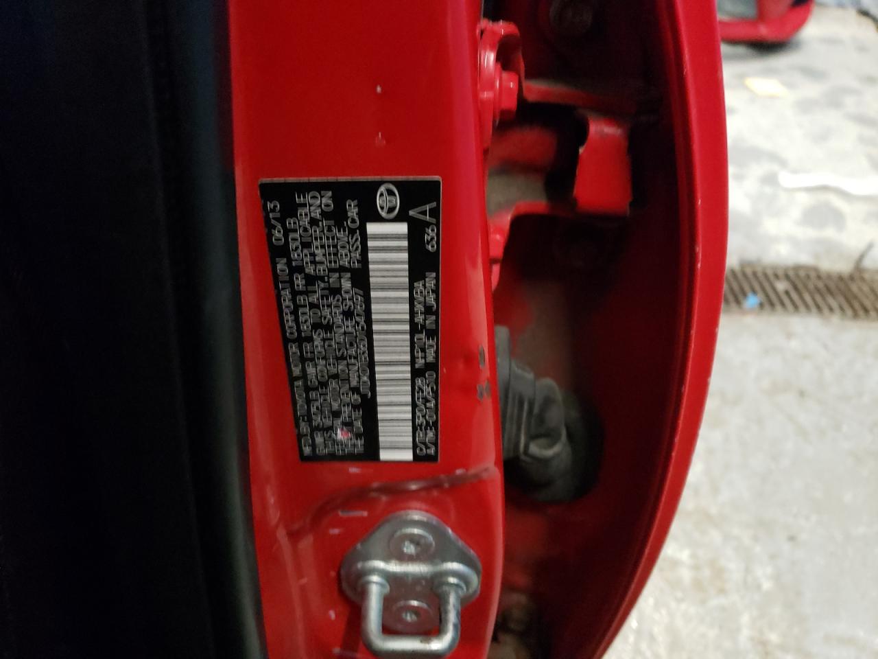 2013 Toyota Prius - Image 13