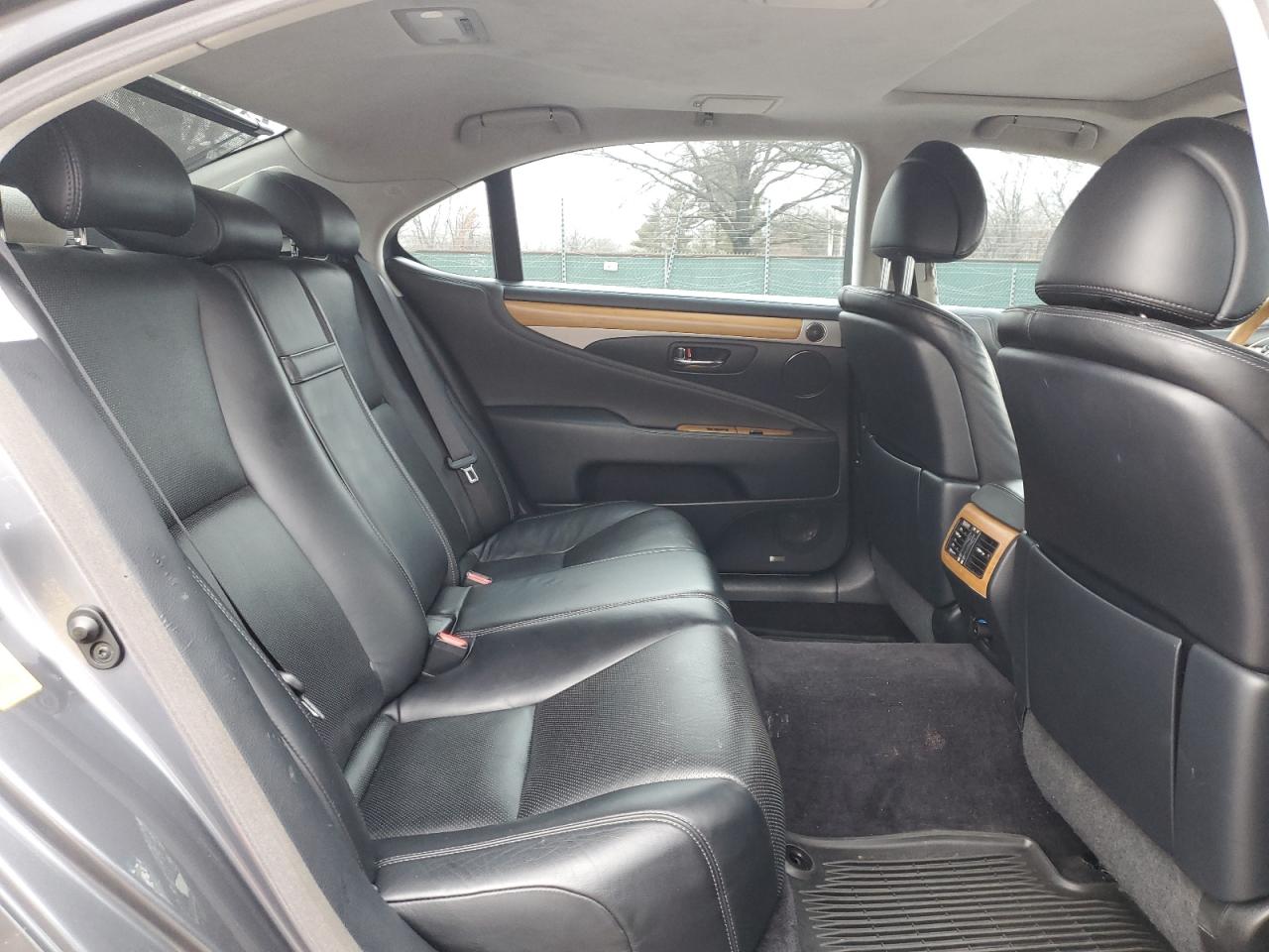 2014 Lexus LS - Image 10