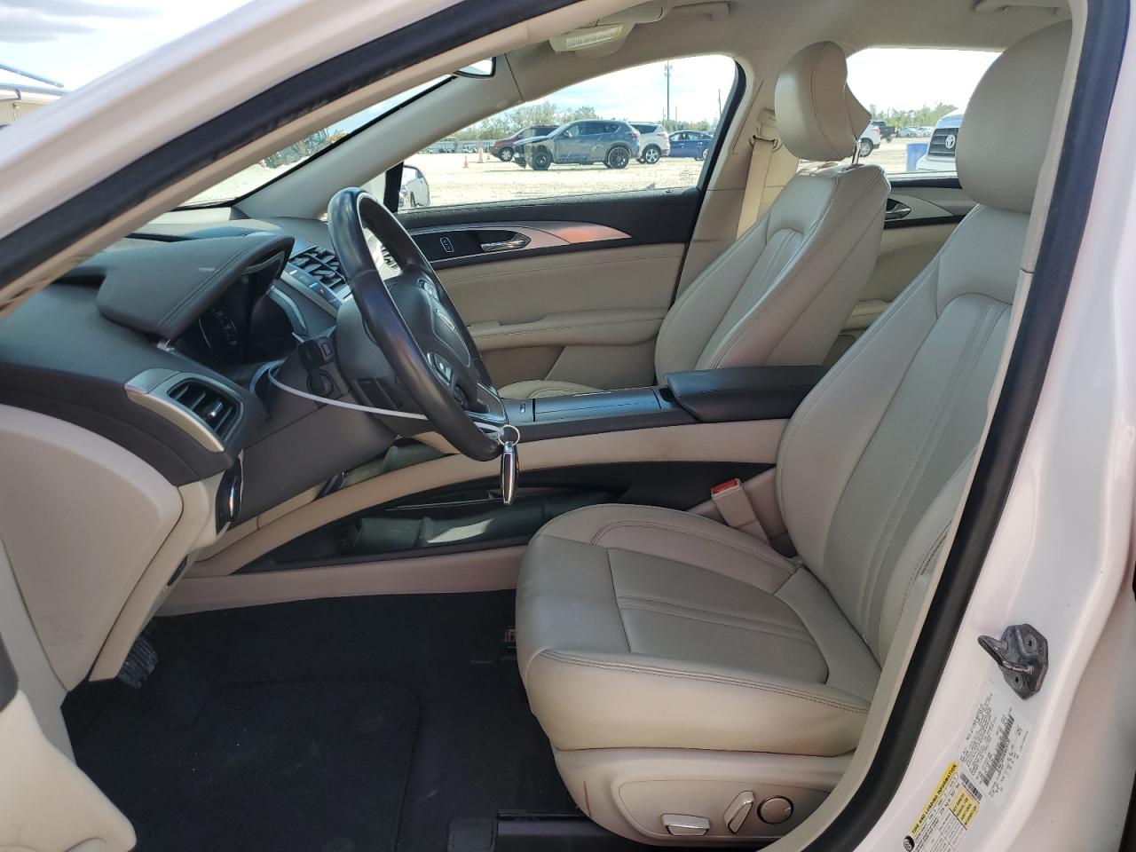 2019 Lincoln MKZ - Image 7