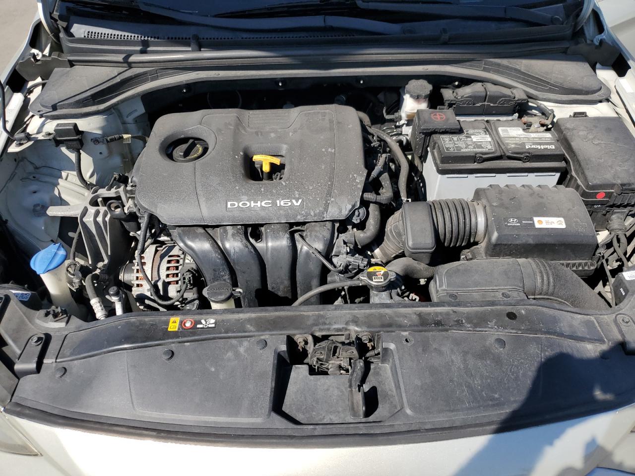 2017 Hyundai Elantra - Image 11
