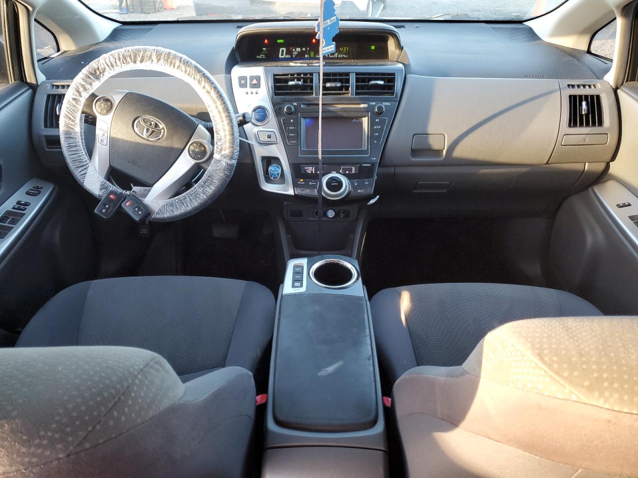 2012 Toyota Prius - Image 8