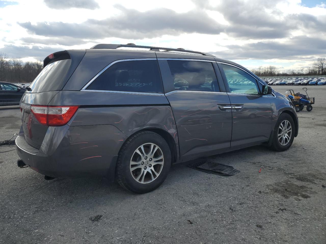 2012 Honda Odyssey - Image 3