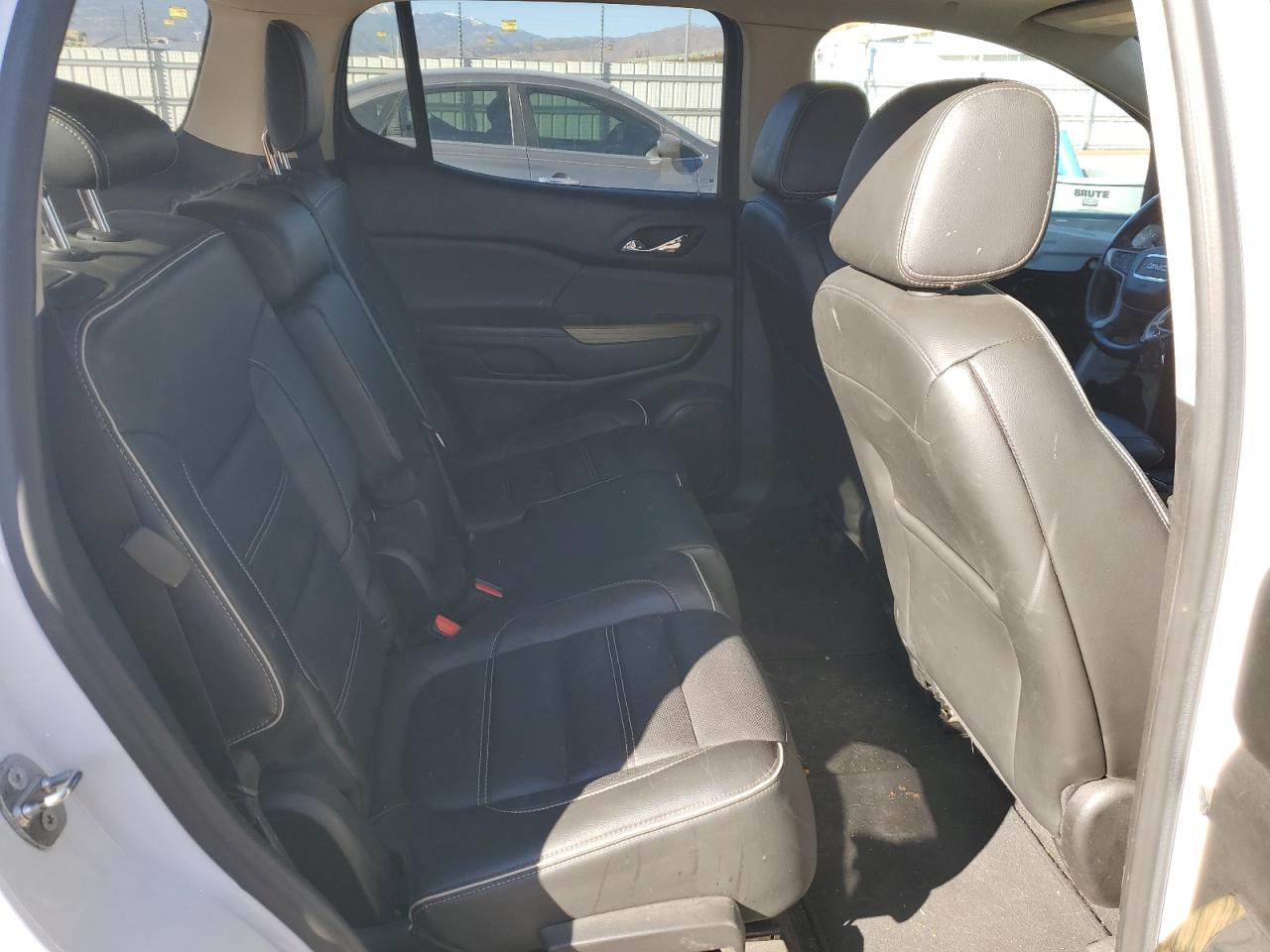 2017 GMC Acadia - Image 11