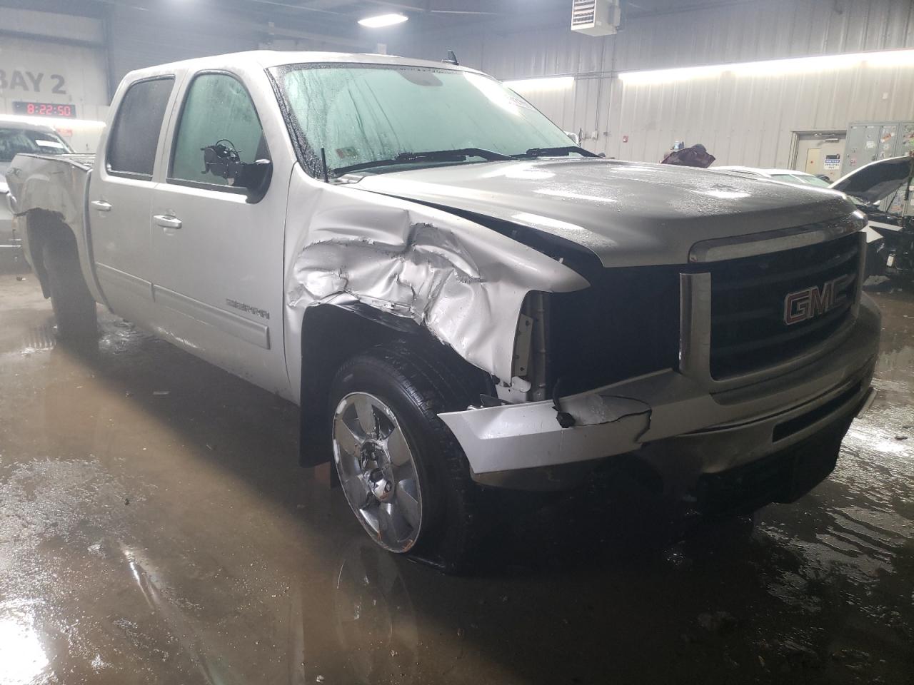 2011 GMC Sierra - Image 4