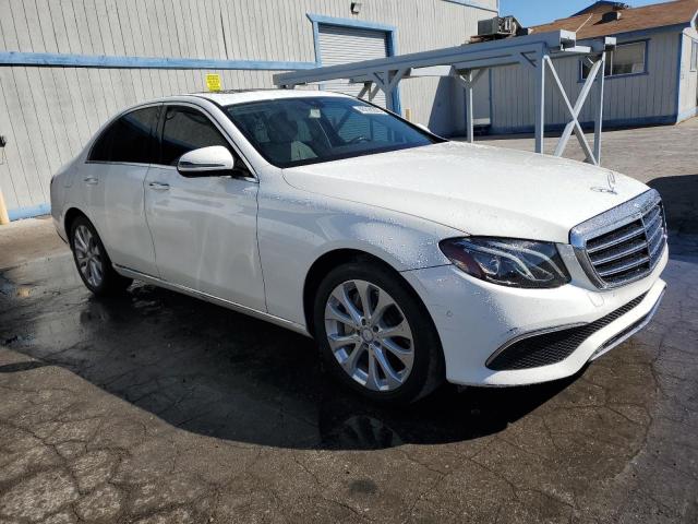 Sedans MERCEDES-BENZ E-CLASS 2017 Biały
