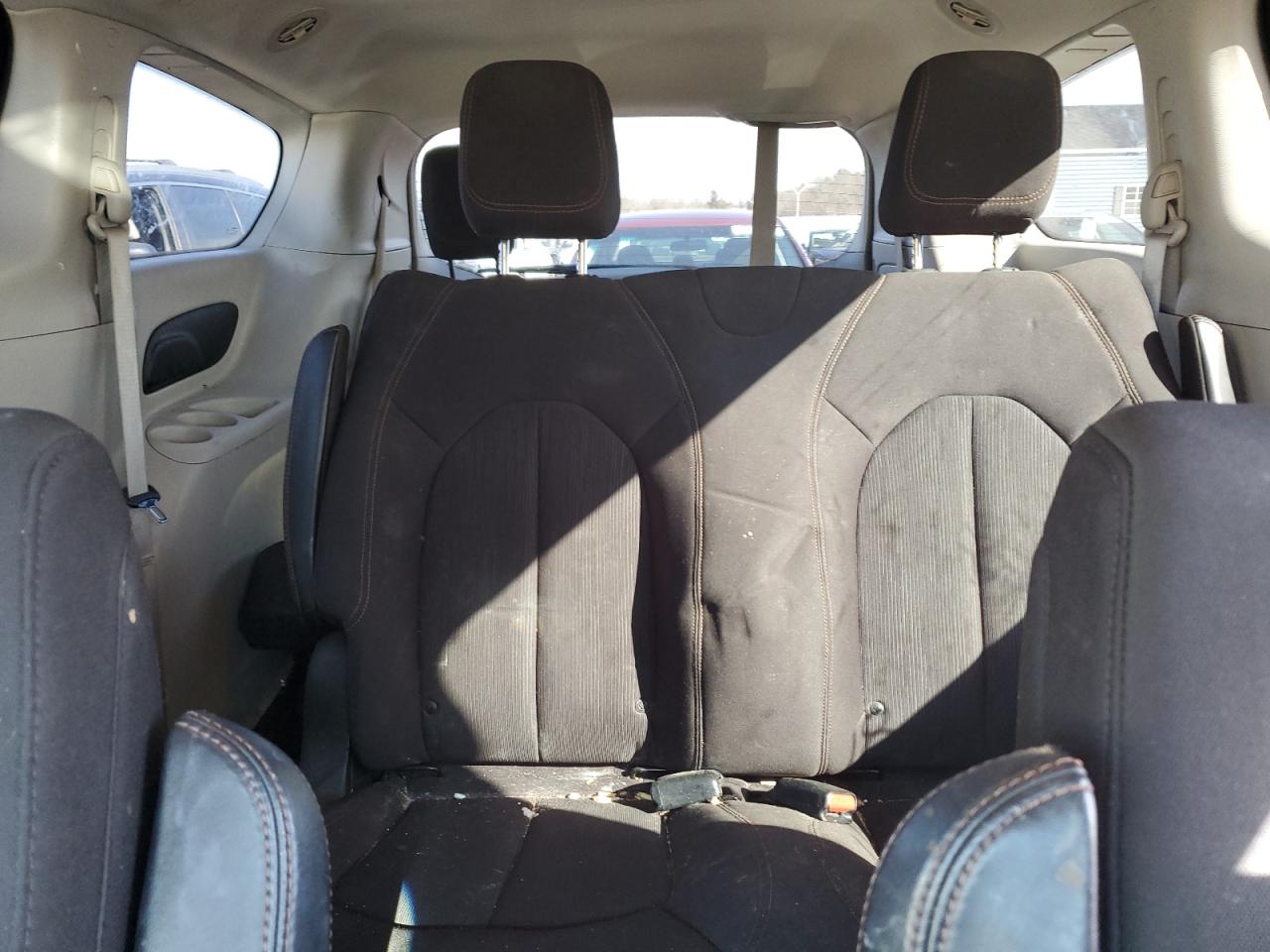 2018 Chrysler Pacifica - Image 10
