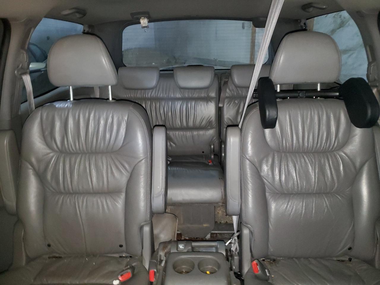 2010 Honda Odyssey - Image 10