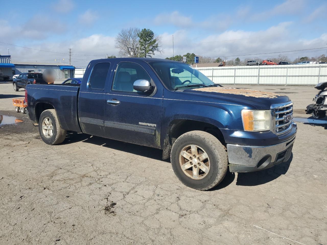 2009 GMC Sierra - Image 4