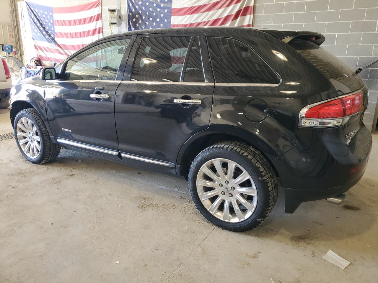 2013 Lincoln MKX - Image 2