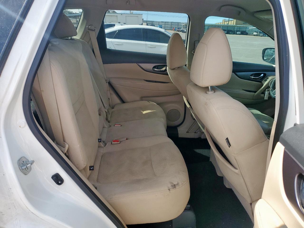 2016 Nissan Rogue - Image 11