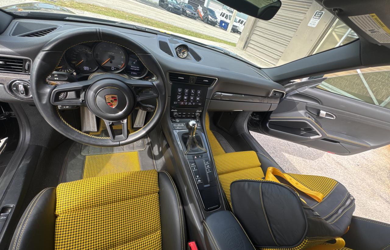 2019 Porsche 911 - Image 9