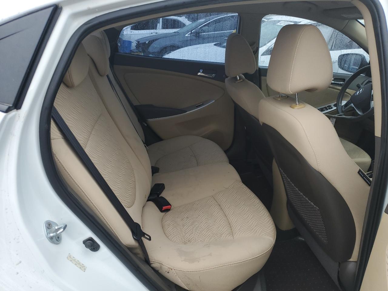 2013 Hyundai Accent - Image 10