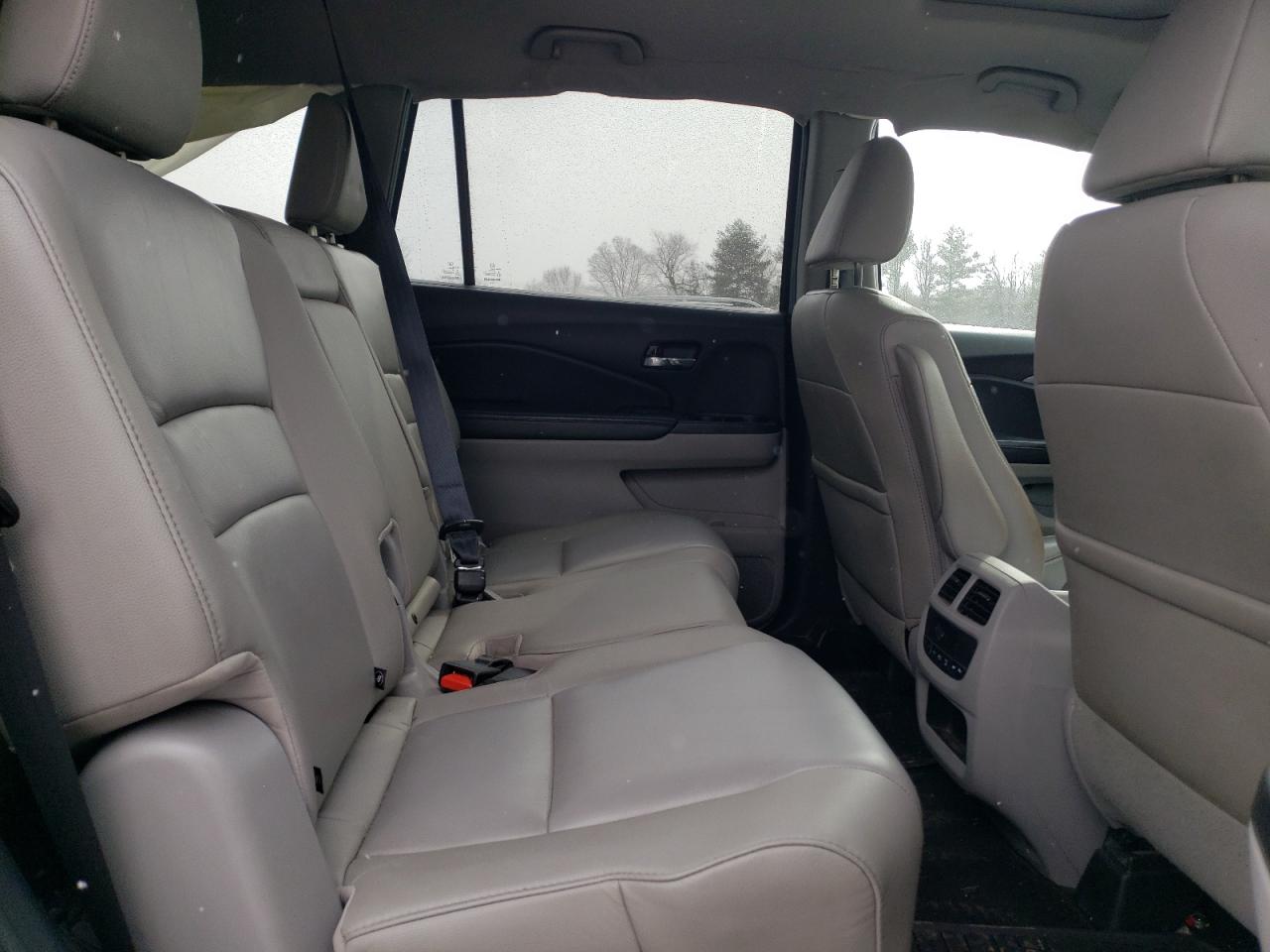 2016 Honda Pilot - Image 11