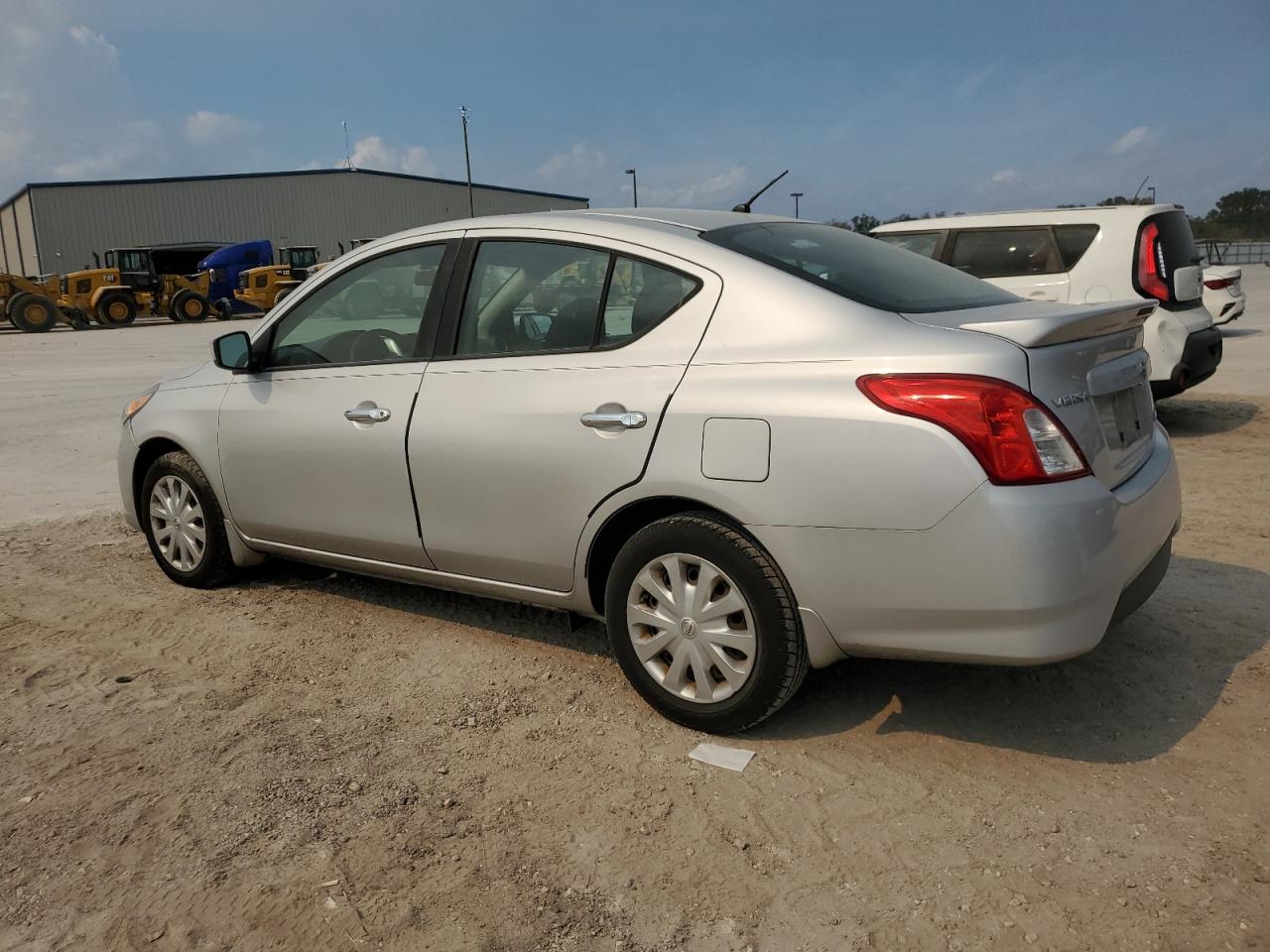 2015 Nissan Versa - Image 2