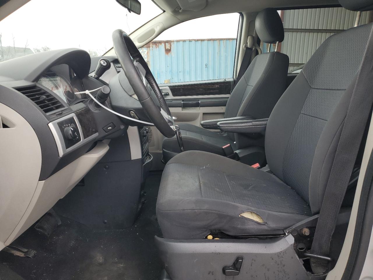 2010 Dodge Caravan - Image 7