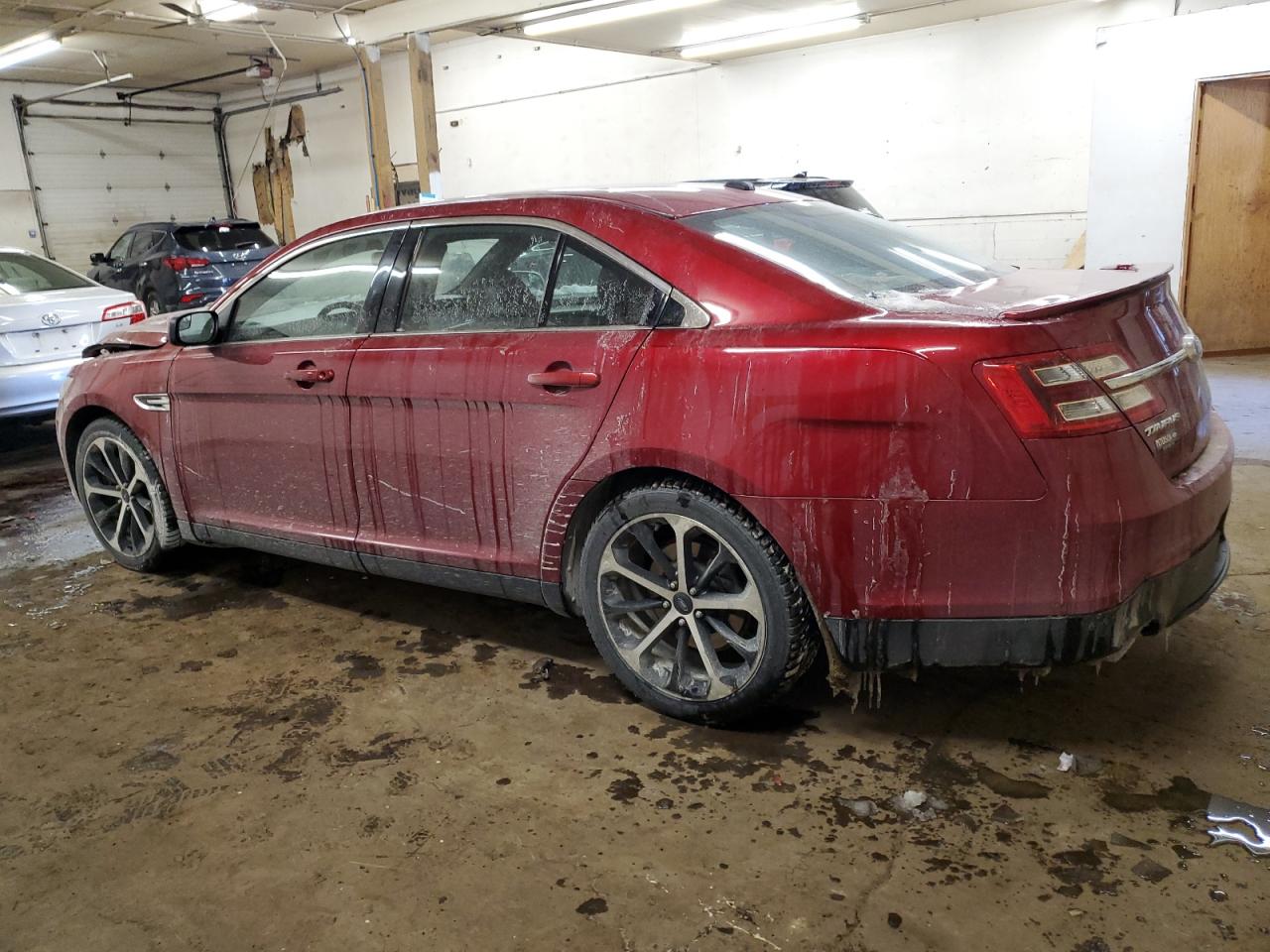 2015 Ford Taurus - Image 2