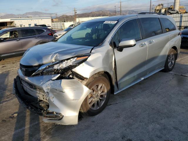 2022 Toyota Sienna Xle