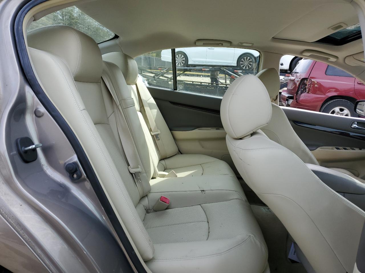 2011 Infiniti G - Image 10