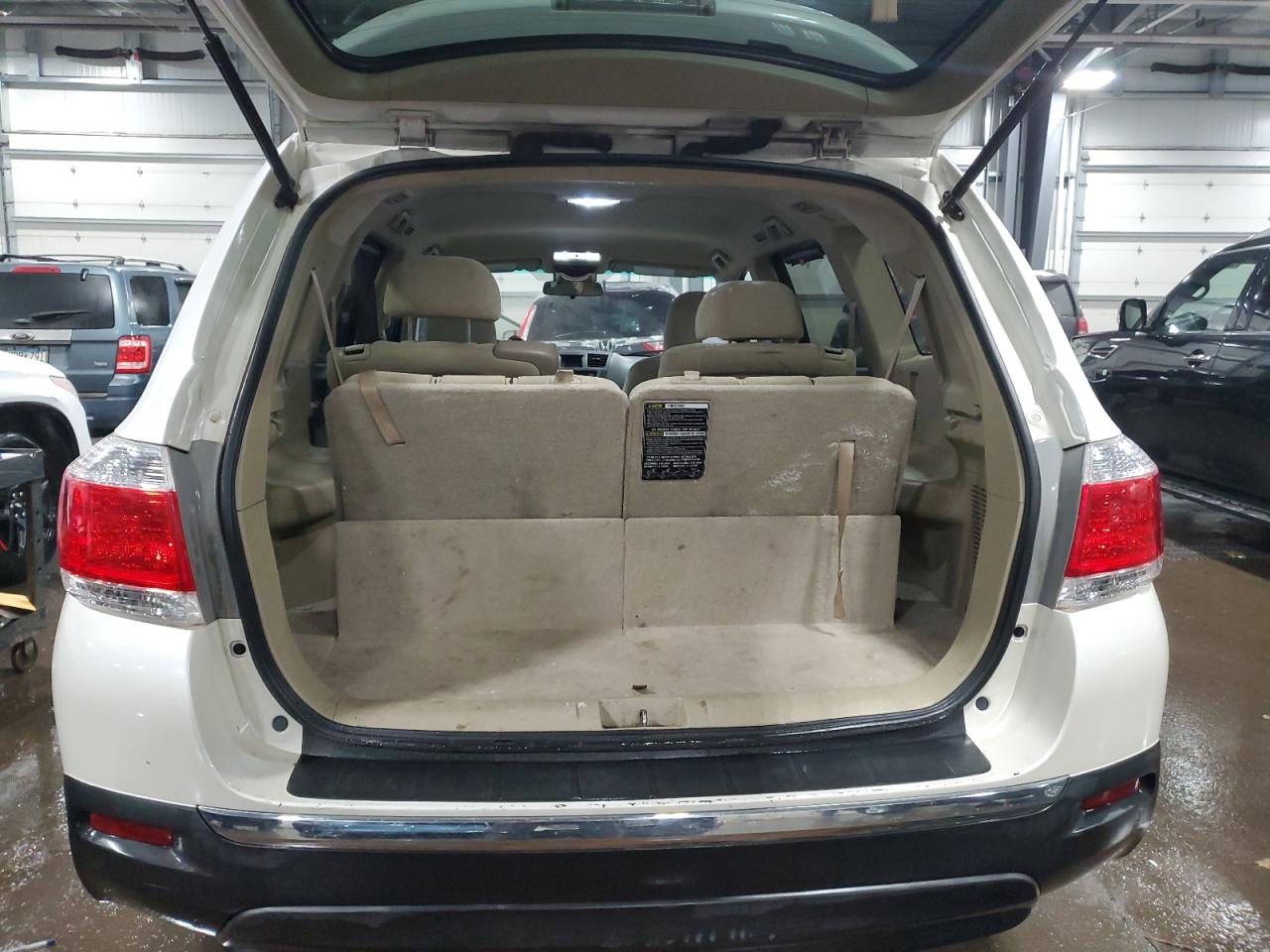 2013 Toyota Highlander - Image 6