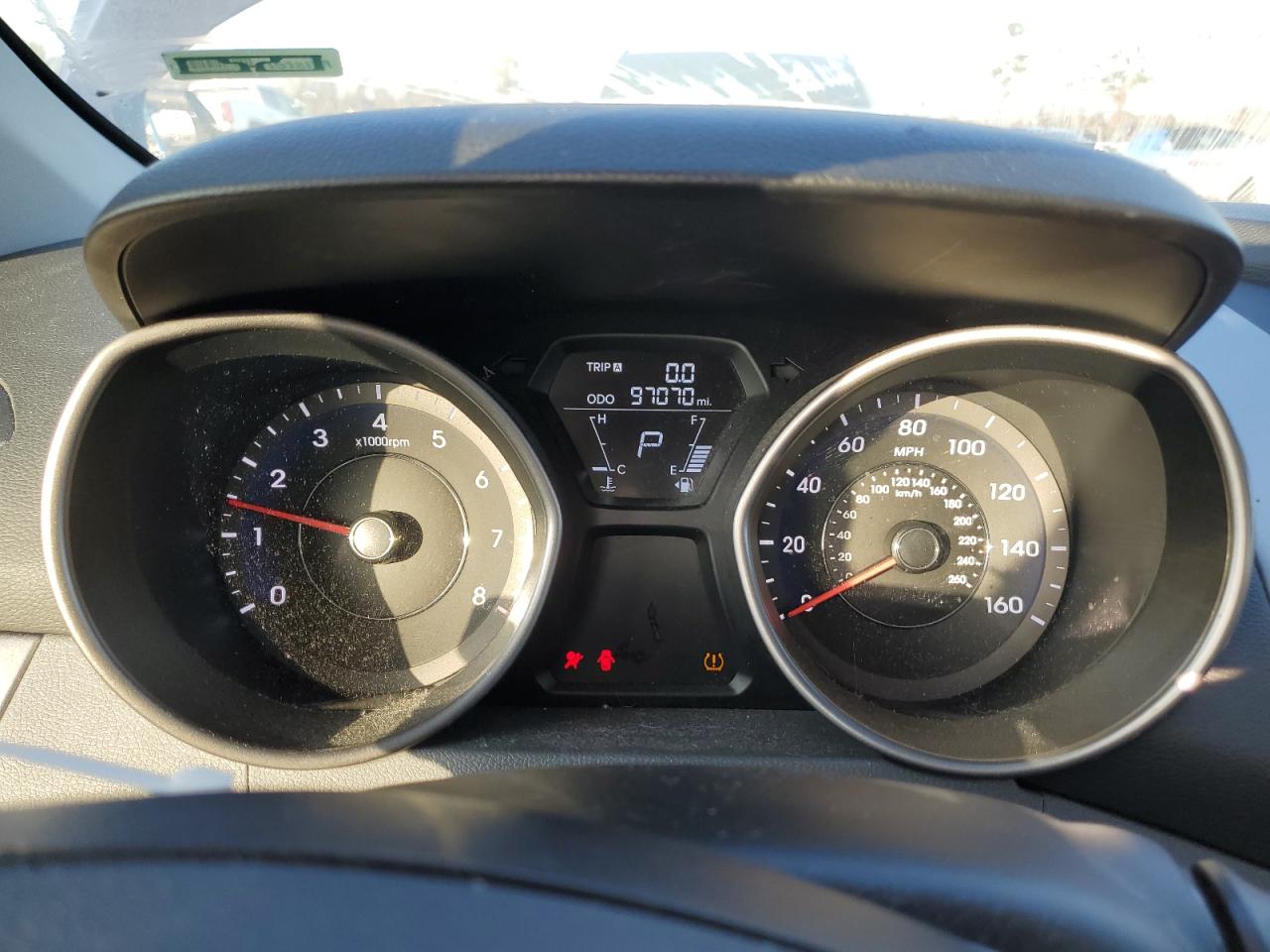 2013 Hyundai Elantra - Image 9