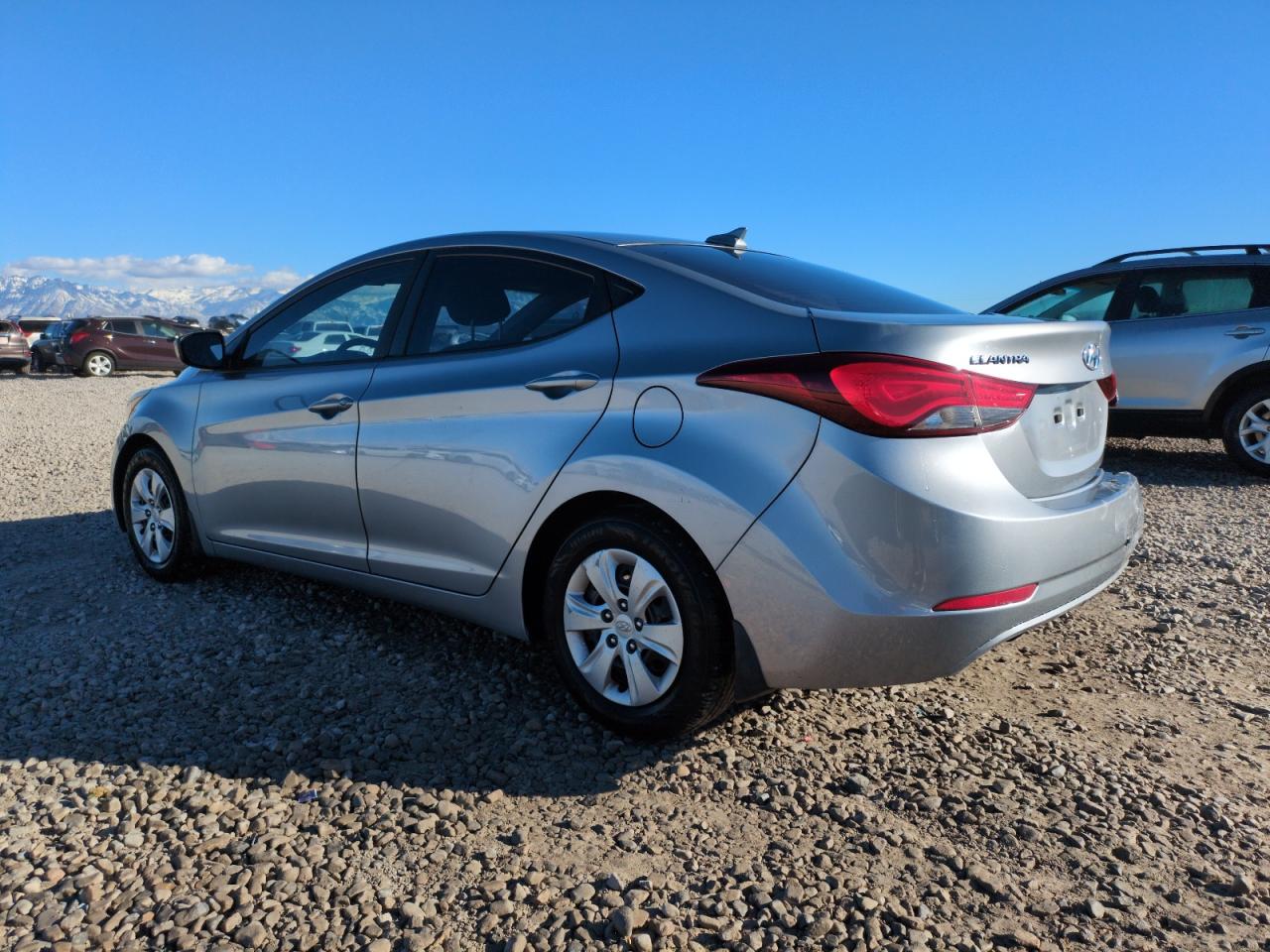 2016 Hyundai Elantra - Image 2