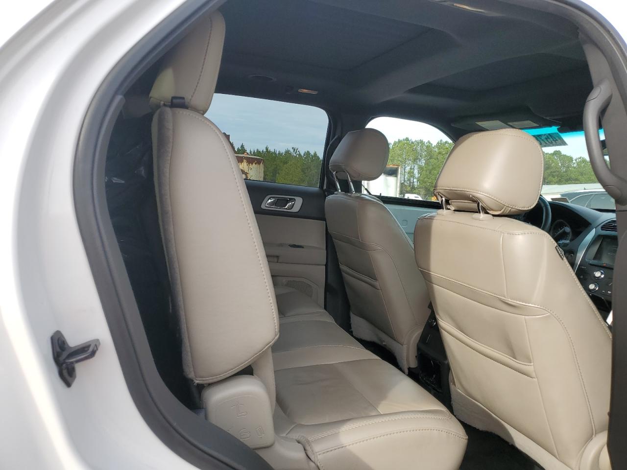 2014 Ford Explorer - Image 11