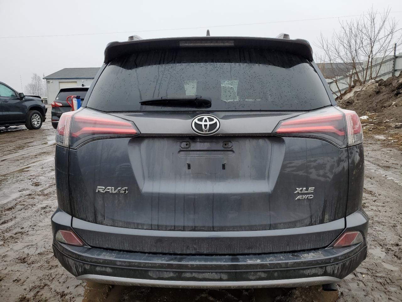 2018 Toyota RAV 4 - Image 6