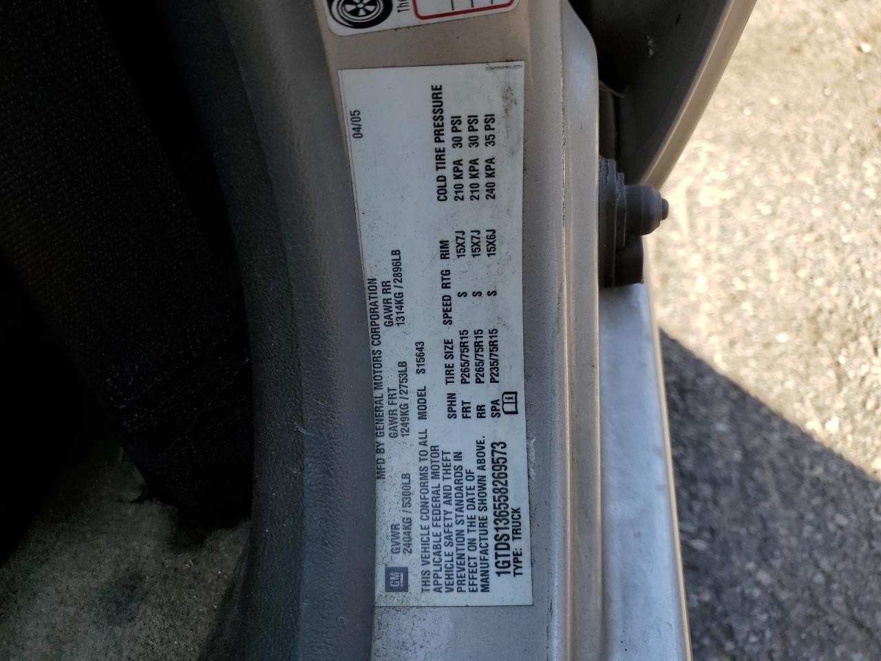 2005 GMC Canyon - Image 12