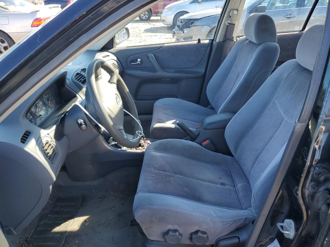2000 Mazda Protege - Image 7
