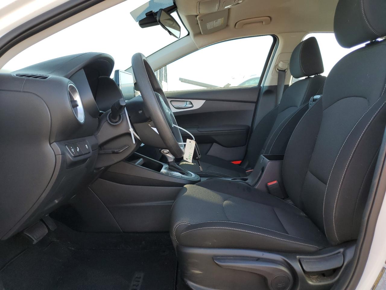 2024 Kia Forte - Image 7