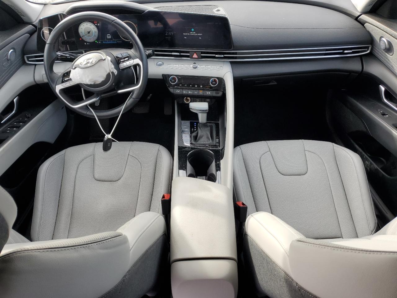 2023 Hyundai Elantra - Image 8