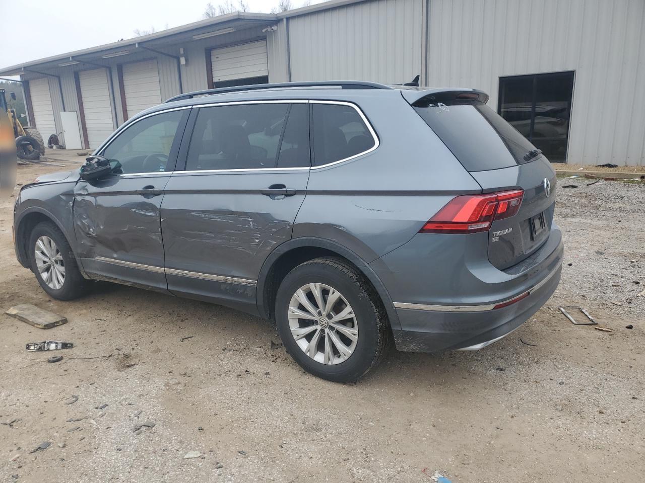 2018 Volkswagen Tiguan - Image 2