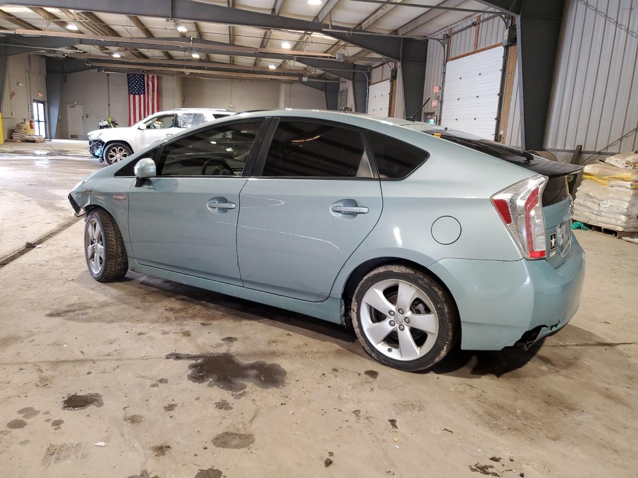 2015 Toyota Prius - Image 2
