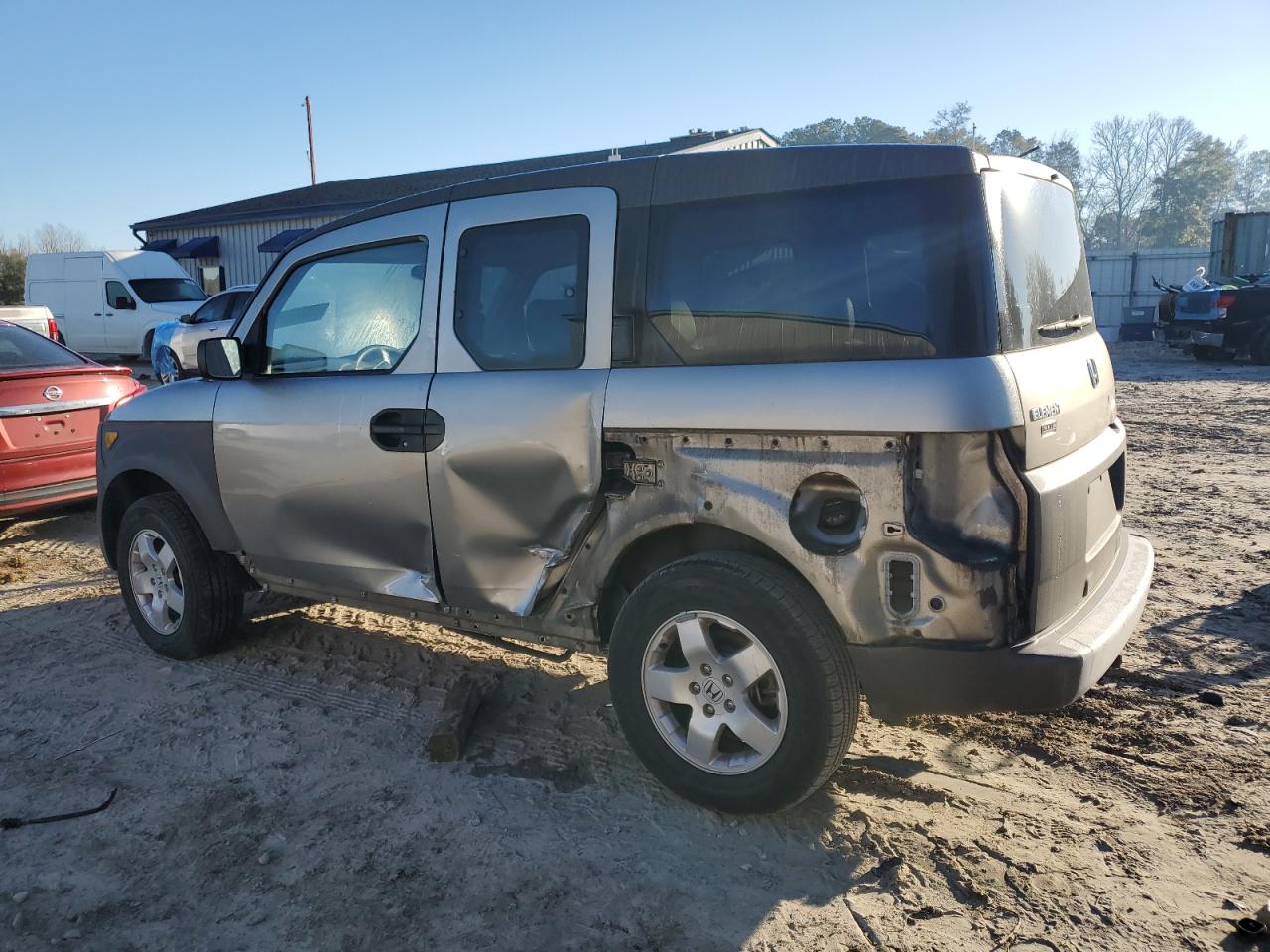 2004 Honda Element - Image 2