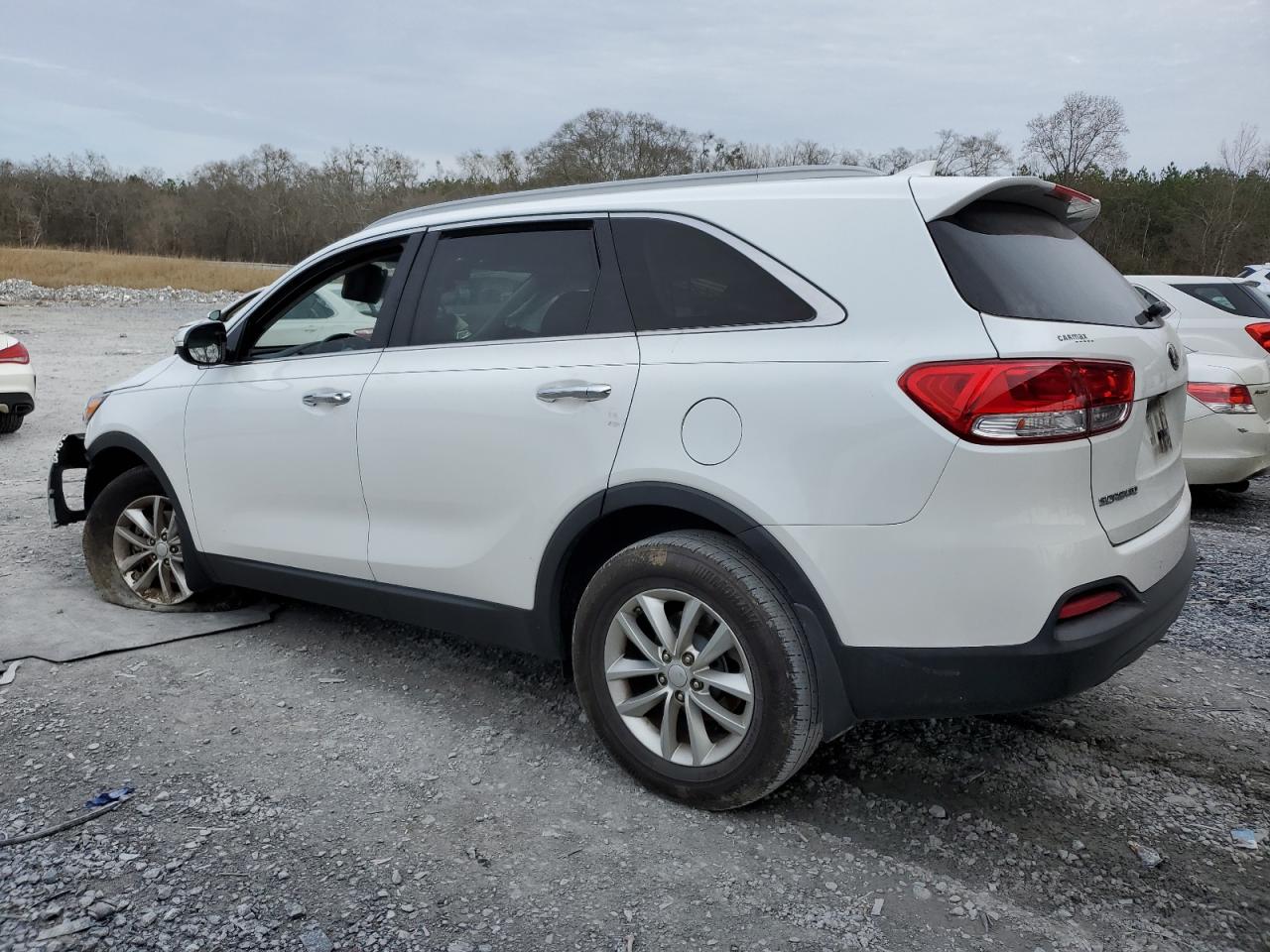 2016 Kia Sorento - Image 2