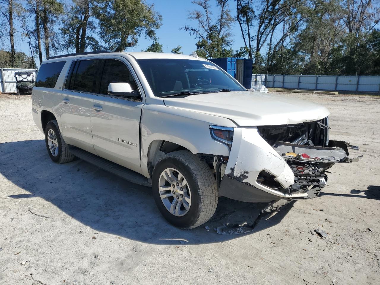 2015 Chevrolet Suburban - Image 4