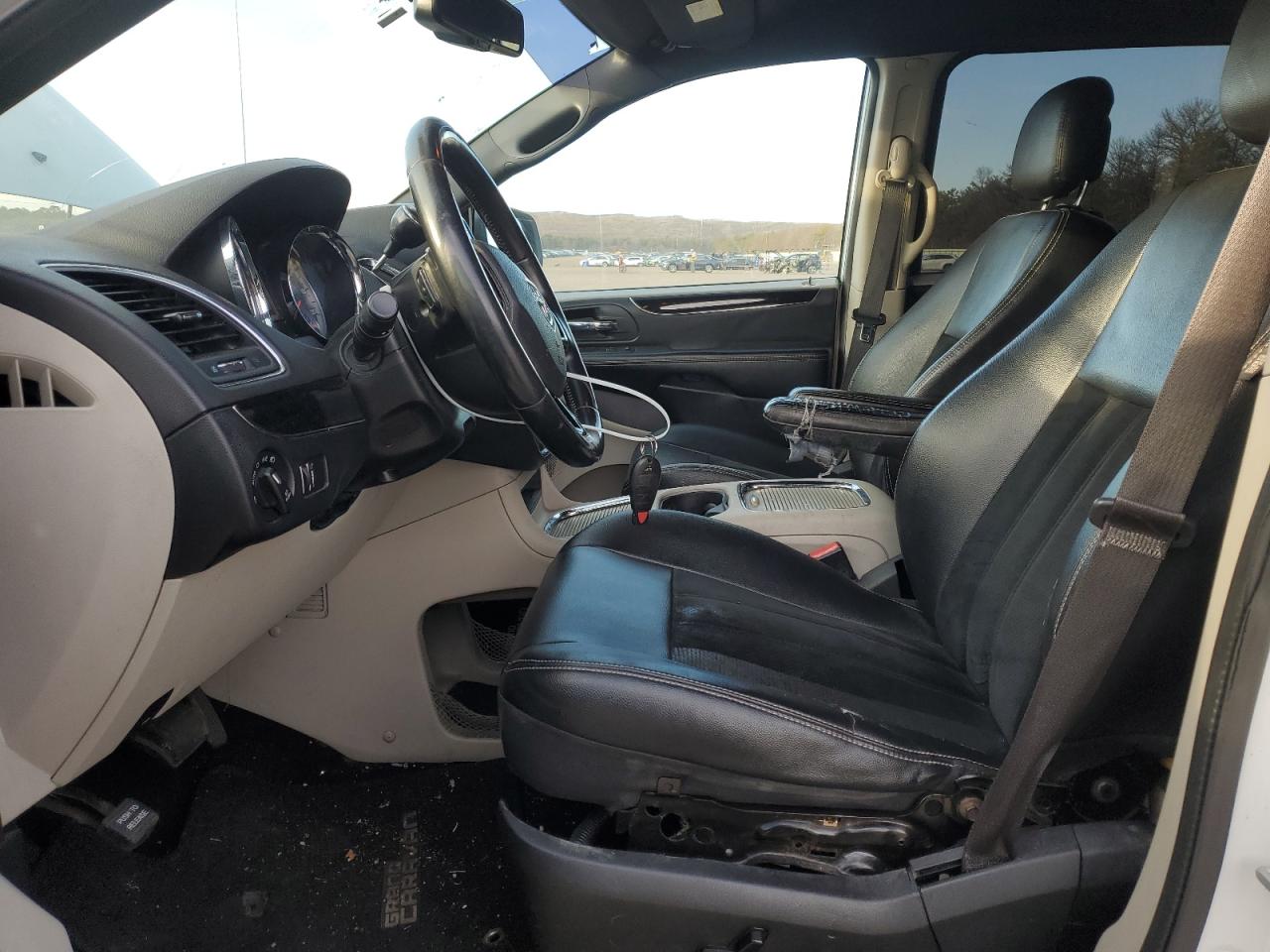 2017 Dodge Caravan - Image 7