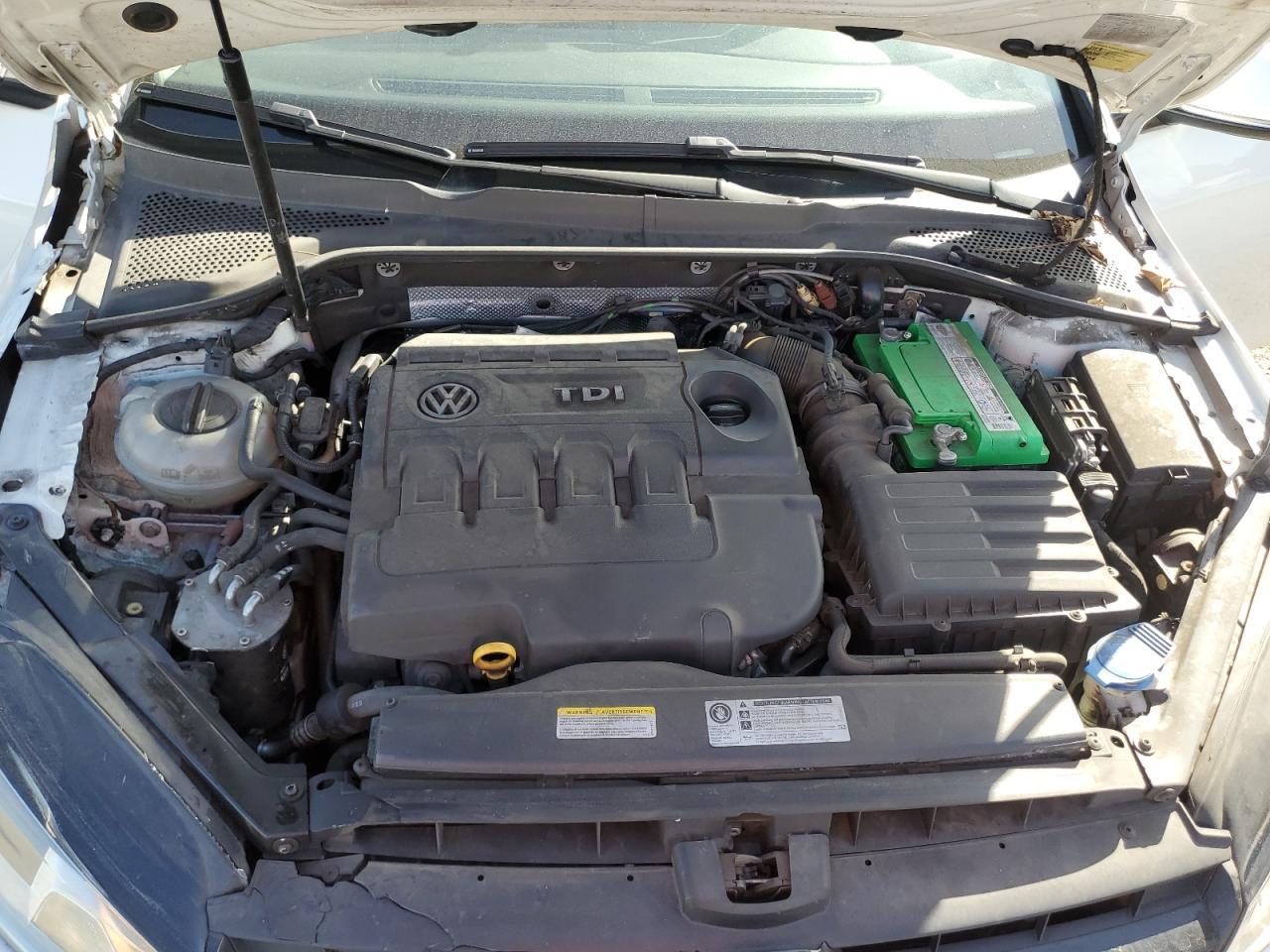 2015 Volkswagen Golf - Image 12