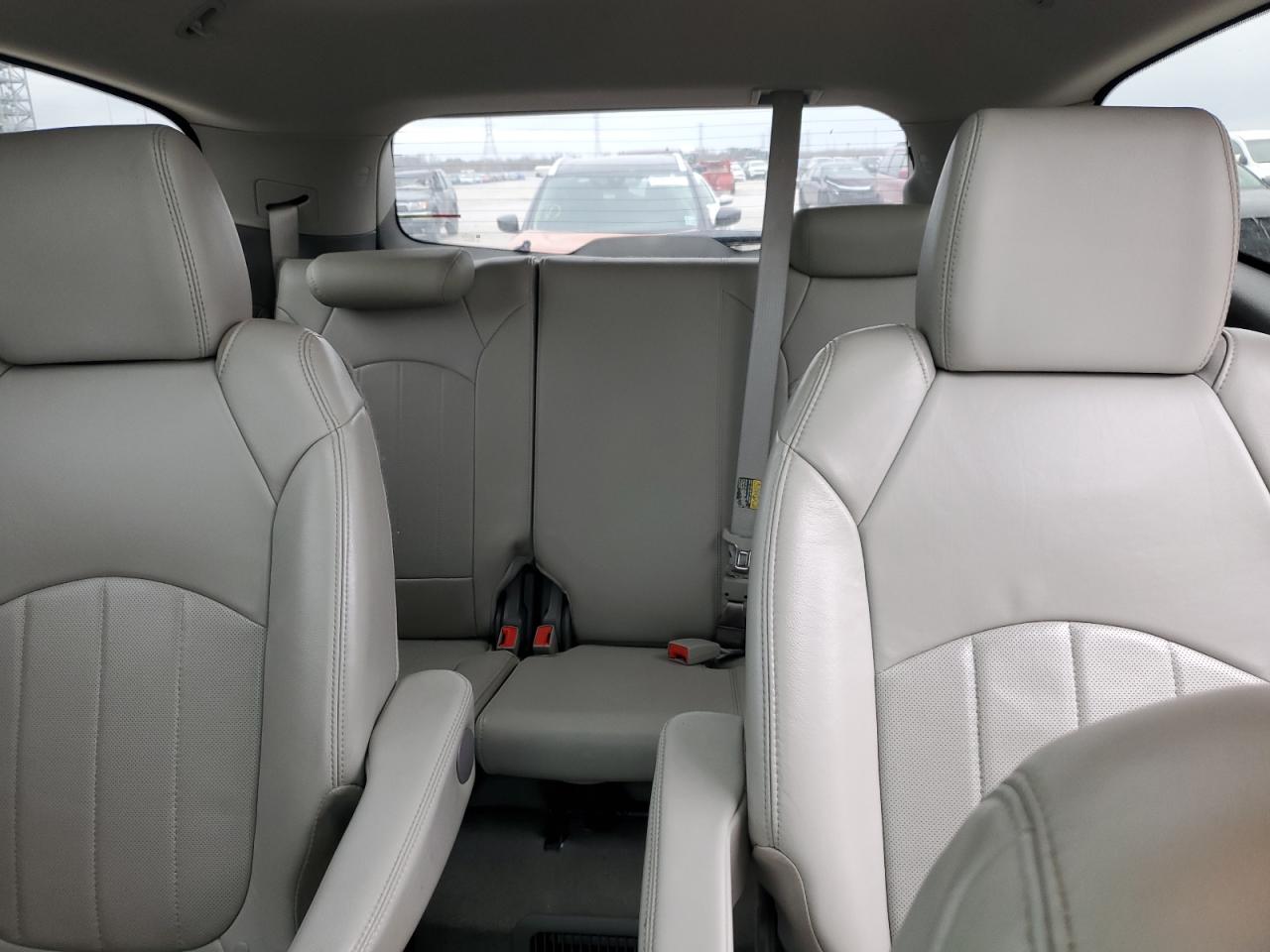 2013 Chevrolet Traverse - Image 10