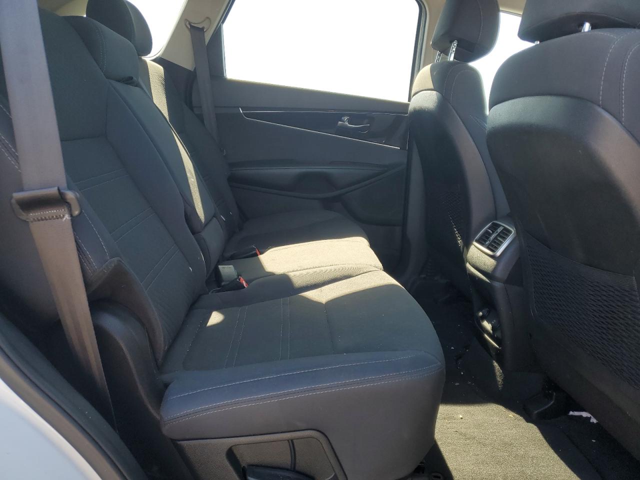 2017 Kia Sorento - Image 11