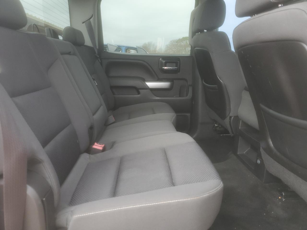 2014 Chevrolet Silverado - Image 11