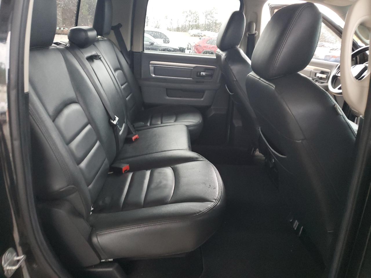 2016 RAM 1500 - Image 10