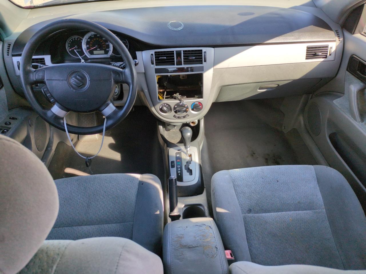 2005 Suzuki Forenza - Image 8