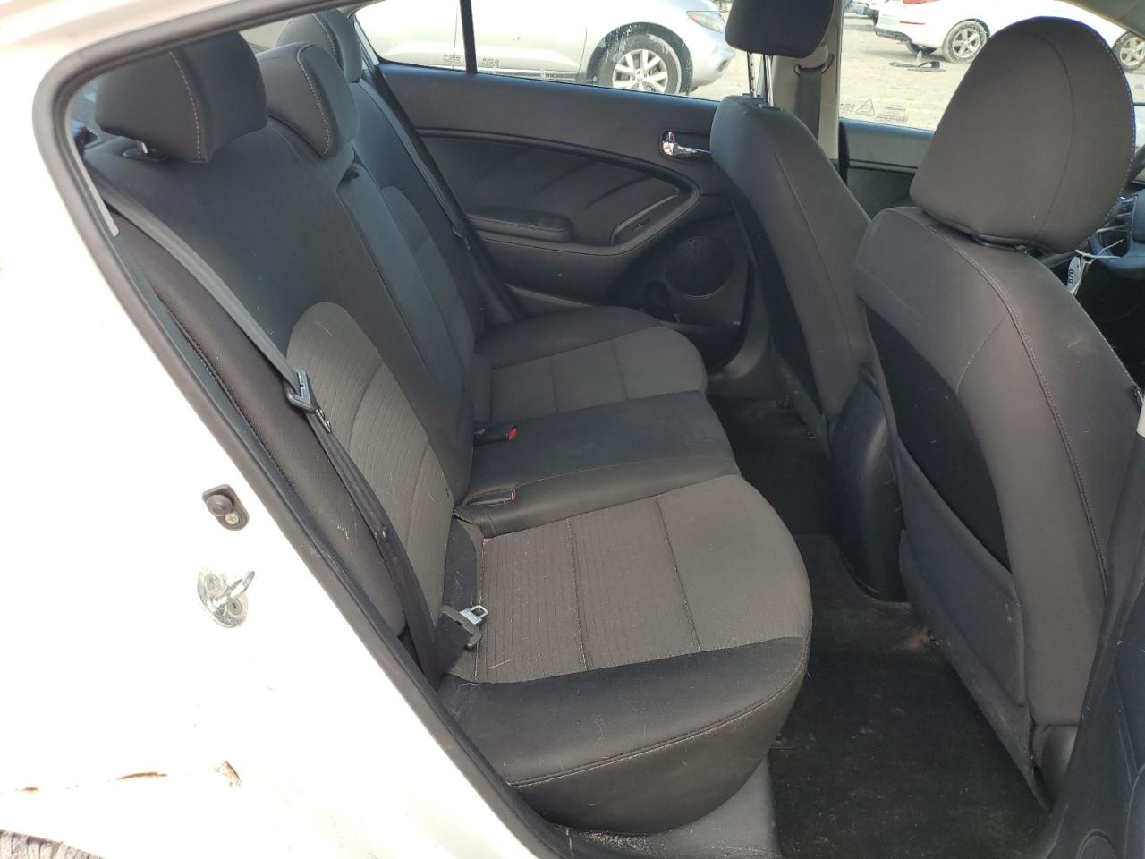 2015 Kia Forte - Image 10