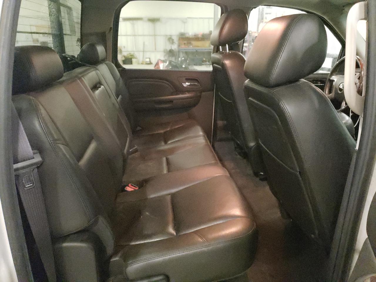 2011 GMC Sierra - Image 10
