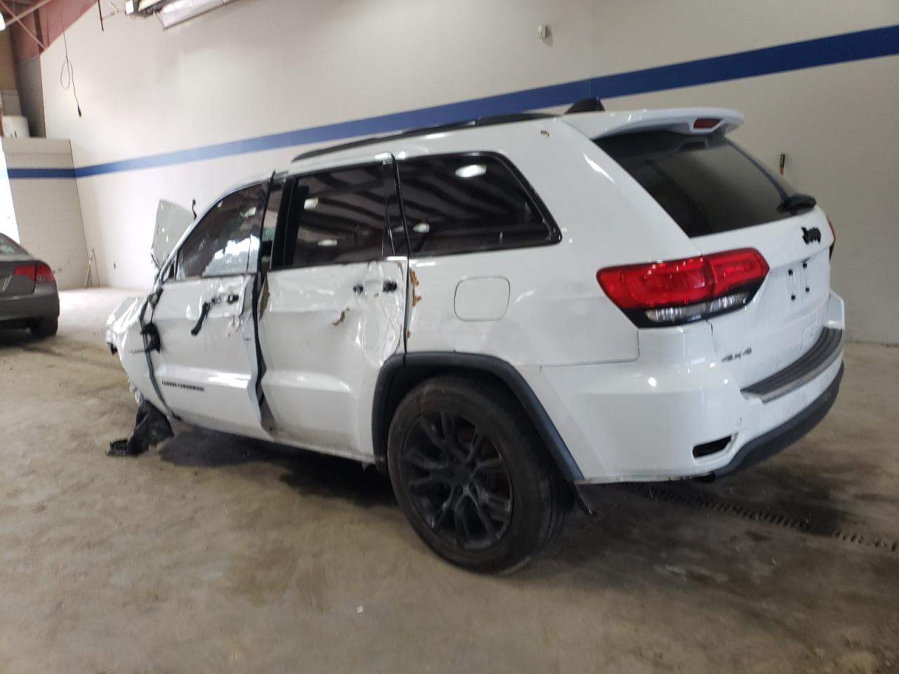 2015 Jeep Grand Cherokee - Image 2