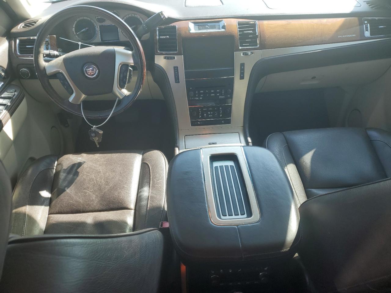 2011 Cadillac Escalade - Image 8