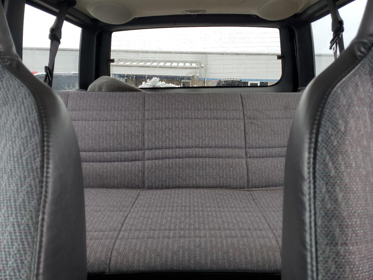 2001 Jeep Grand Cherokee - Image 10
