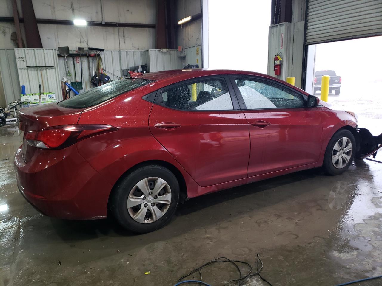 2016 Hyundai Elantra - Image 3